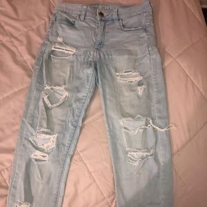 American eagle size 8 ripped jeans